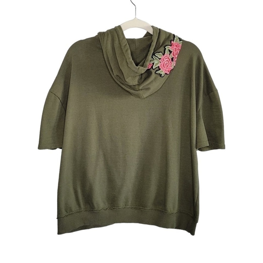 Carbon Women's Army Green Floral Embroidered Short Sleeve Pullover Hoodie Size M